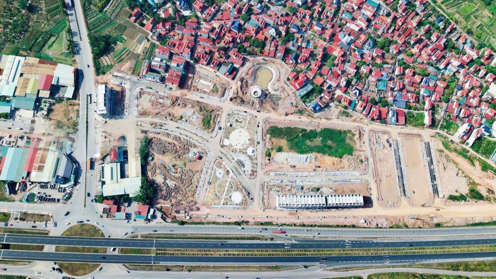 tiến độ xây dựng